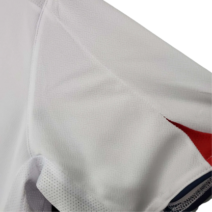 https://cdn.shopify.com/s/files/1/0826/7228/8075/files/20052007-england-home-retro-kit-855592.webp?v=1741197043