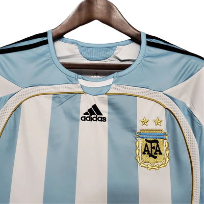 https://cdn.shopify.com/s/files/1/0826/7228/8075/files/2006-argentina-world-cup-home-retro-kit-classickits433-812371.webp?v=1741198774