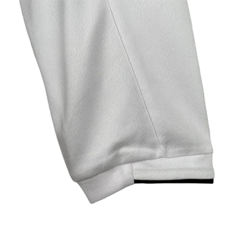 https://cdn.shopify.com/s/files/1/0826/7228/8075/files/2006-england-home-retro-kit-long-sleeves-612558.webp?v=1741196949