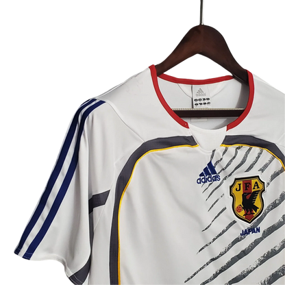 https://cdn.shopify.com/s/files/1/0826/7228/8075/files/2006-japan-away-retro-kit-549865.webp?v=1741197170