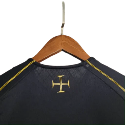 https://cdn.shopify.com/s/files/1/0826/7228/8075/files/2006-portugal-away-retro-kit-531602.webp?v=1741197032