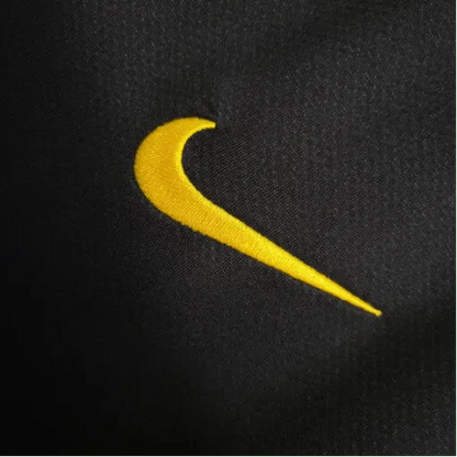 https://cdn.shopify.com/s/files/1/0826/7228/8075/files/2006-portugal-away-retro-kit-865855.webp?v=1741197033