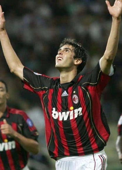 https://cdn.shopify.com/s/files/1/0826/7228/8075/files/20062007-ac-milan-bwin-home-retro-kit-govintagejersey-888061.webp?v=1741198901