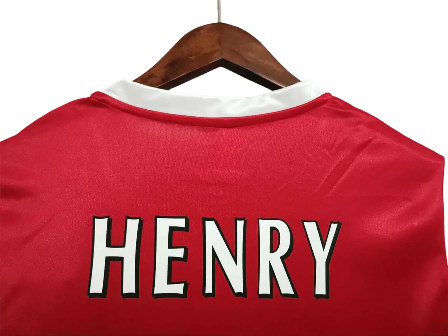 https://cdn.shopify.com/s/files/1/0826/7228/8075/files/20062007-arsenal-fly-emirates-home-retro-kit-classickits433-141726.webp?v=1741198351