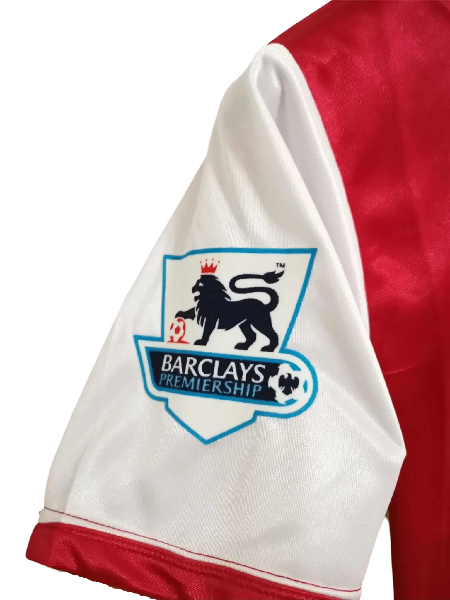 https://cdn.shopify.com/s/files/1/0826/7228/8075/files/20062007-arsenal-fly-emirates-home-retro-kit-classickits433-343644.webp?v=1741198351