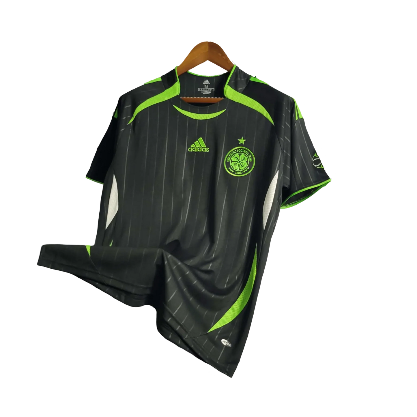 https://cdn.shopify.com/s/files/1/0826/7228/8075/files/20062007-glasgow-celtic-training-retro-kit-classickits433-806626.webp?v=1741198306