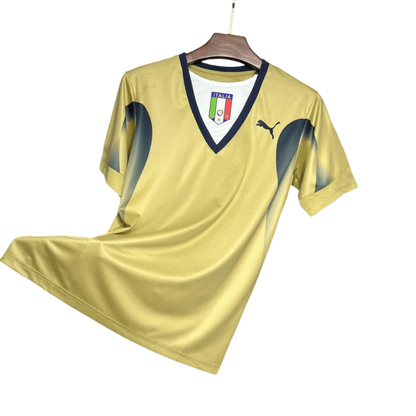 https://cdn.shopify.com/s/files/1/0826/7228/8075/files/20062007-italy-buffon-golden-retro-kit-classickits433-280548.webp?v=1741198824