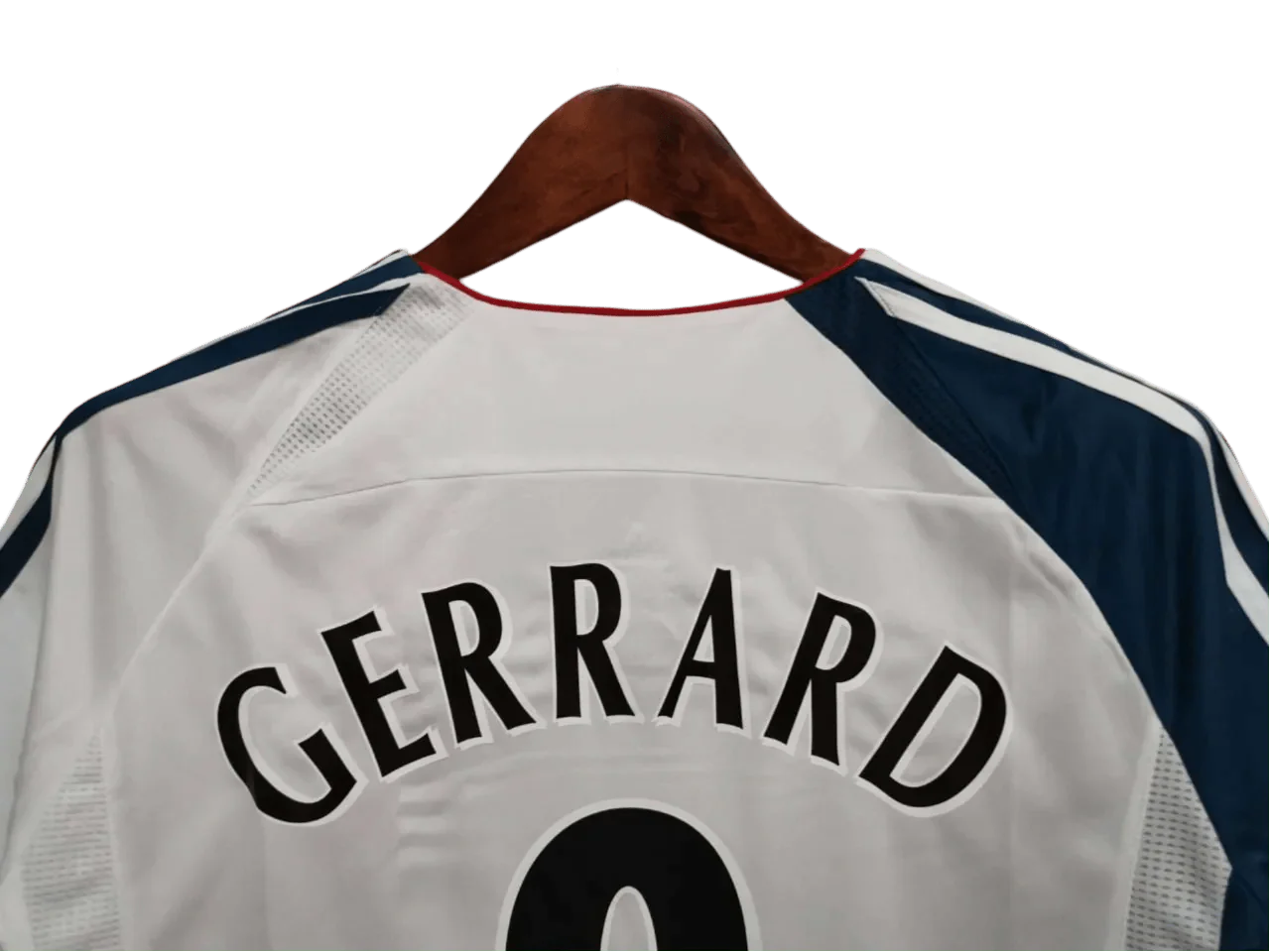 https://cdn.shopify.com/s/files/1/0826/7228/8075/files/20062007-liverpooi-carlsberg-away-retro-kit-classickits433-195758.webp?v=1741198013