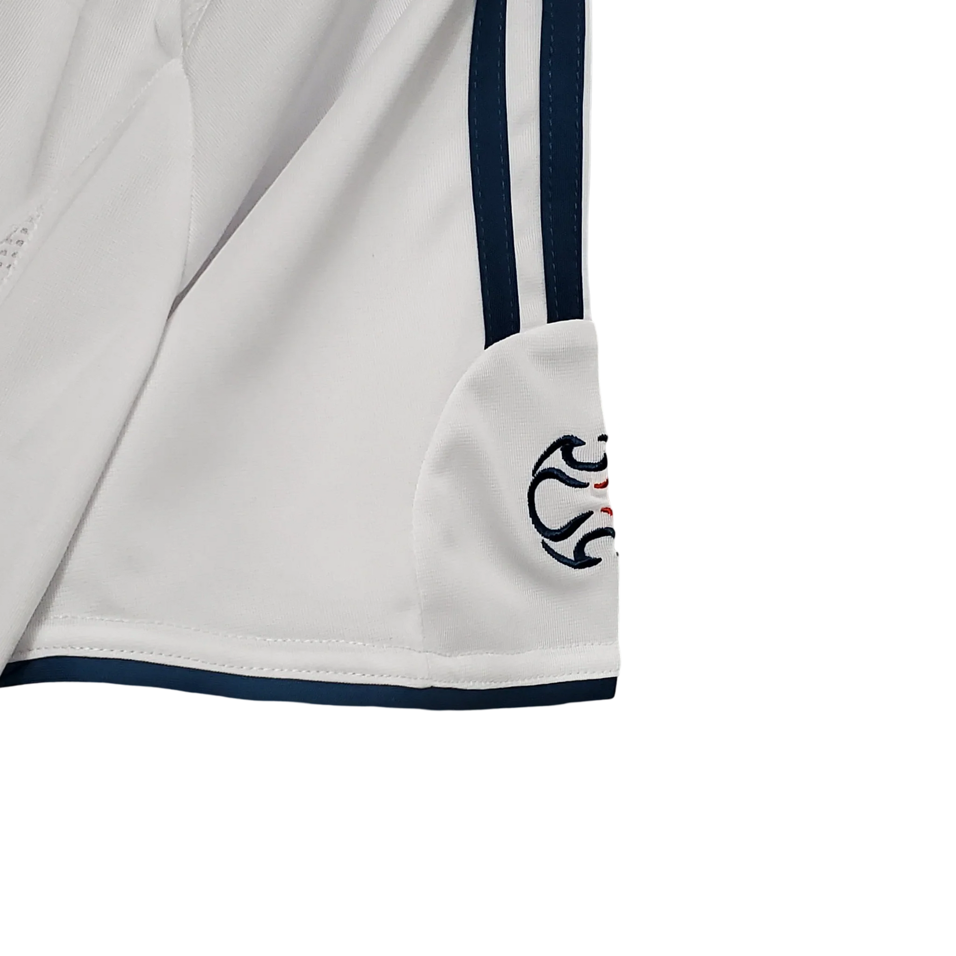 https://cdn.shopify.com/s/files/1/0826/7228/8075/files/20062007-liverpooi-carlsberg-away-retro-kit-classickits433-308864.webp?v=1741198017