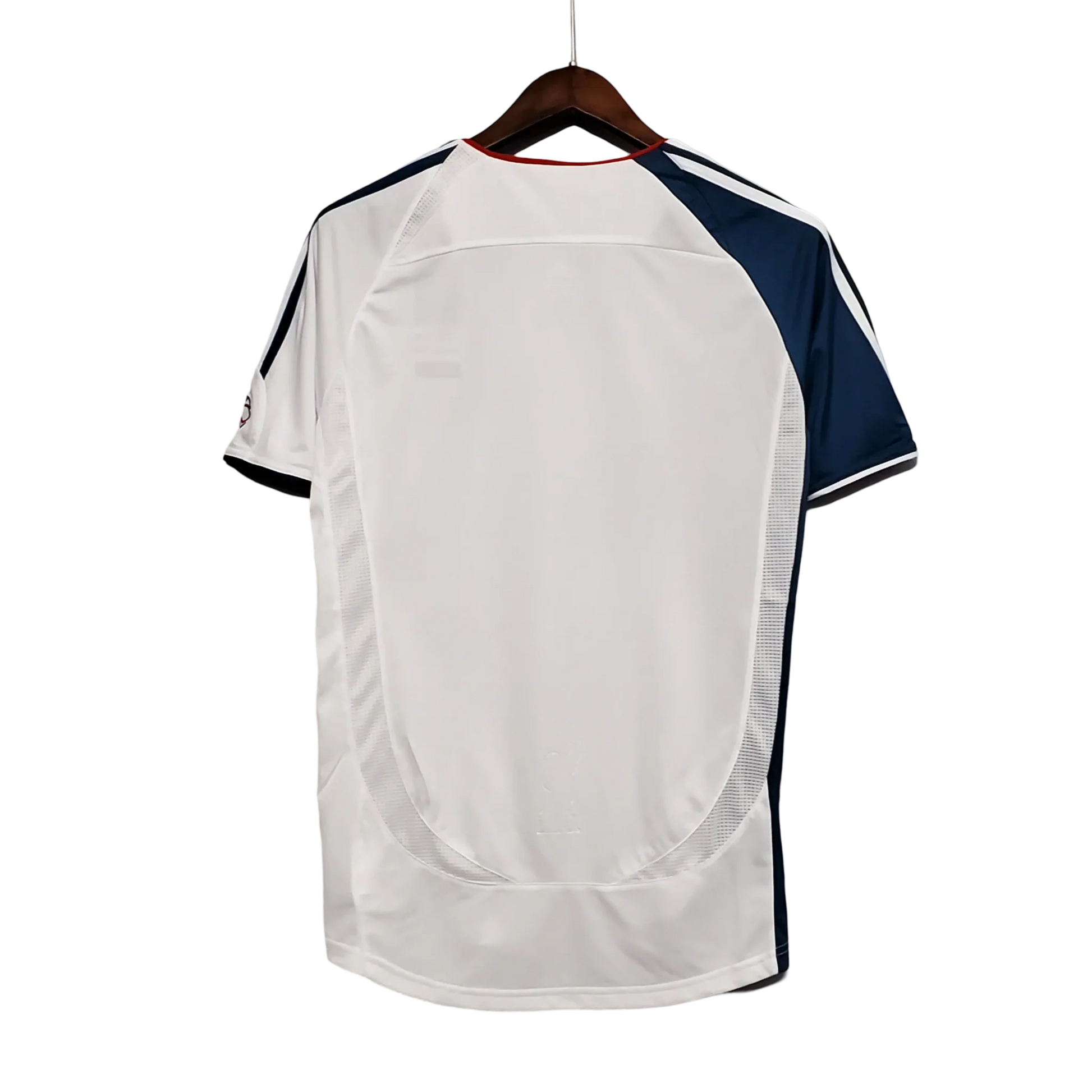 https://cdn.shopify.com/s/files/1/0826/7228/8075/files/20062007-liverpooi-carlsberg-away-retro-kit-classickits433-314389.webp?v=1741198015