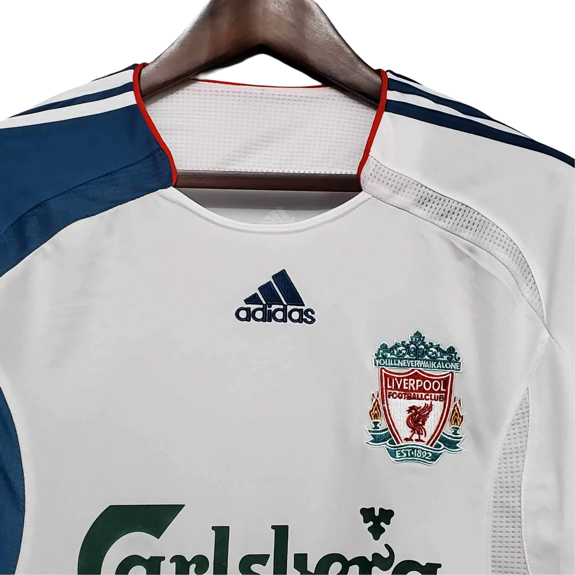 https://cdn.shopify.com/s/files/1/0826/7228/8075/files/20062007-liverpooi-carlsberg-away-retro-kit-long-sleeve-classickits433-242480.webp?v=1741197835