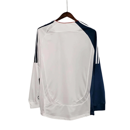 https://cdn.shopify.com/s/files/1/0826/7228/8075/files/20062007-liverpooi-carlsberg-away-retro-kit-long-sleeve-classickits433-755139.webp?v=1741197834