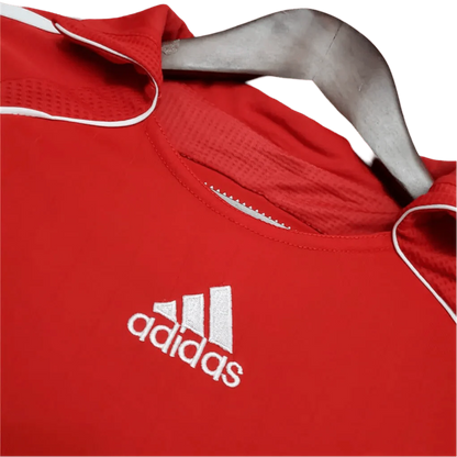https://cdn.shopify.com/s/files/1/0826/7228/8075/files/20062007-liverpooi-carlsberg-home-retro-kit-classickits433-910037.webp?v=1741197870