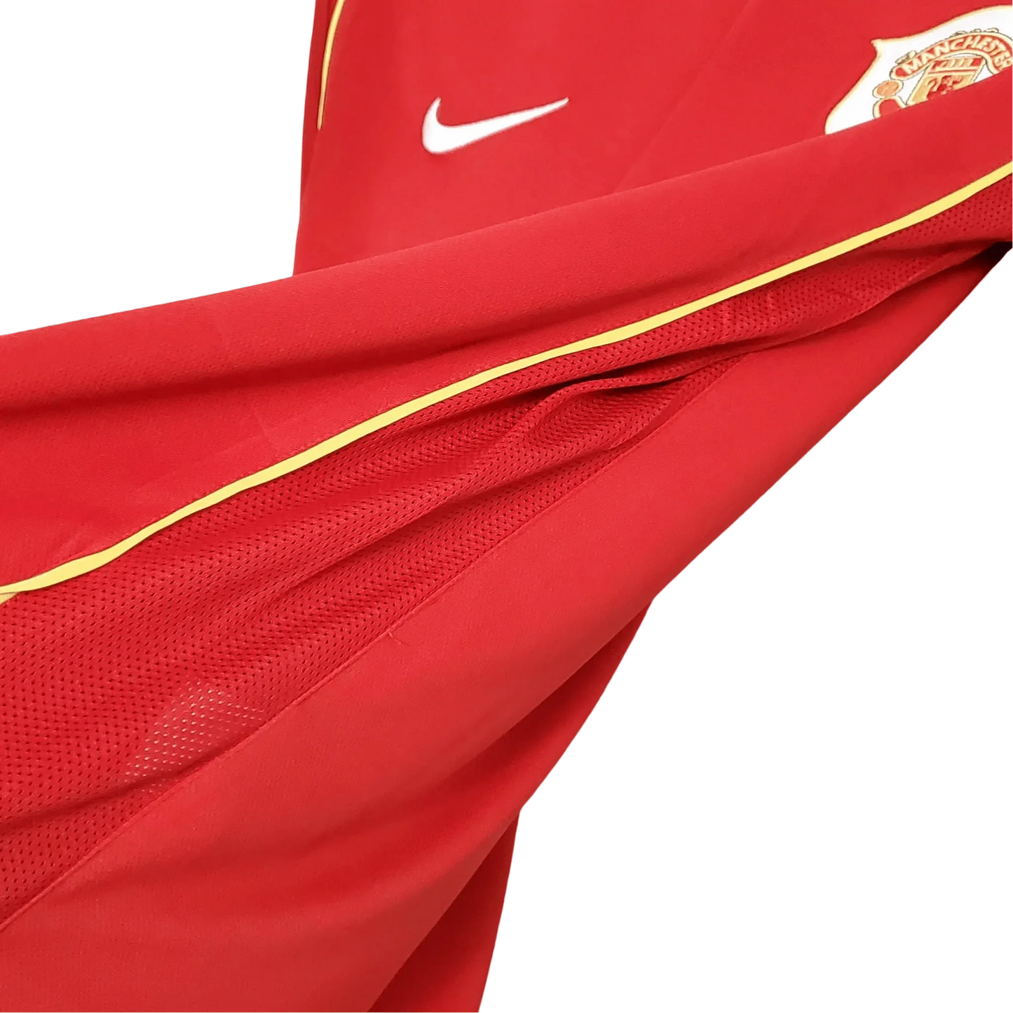https://cdn.shopify.com/s/files/1/0826/7228/8075/files/20062007-manchester-united-aig-home-retro-kit-long-sleeves-classickits433-162150.webp?v=1741197673
