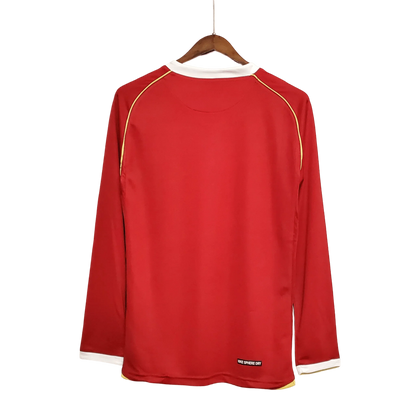 https://cdn.shopify.com/s/files/1/0826/7228/8075/files/20062007-manchester-united-aig-home-retro-kit-long-sleeves-classickits433-544090.webp?v=1741197673