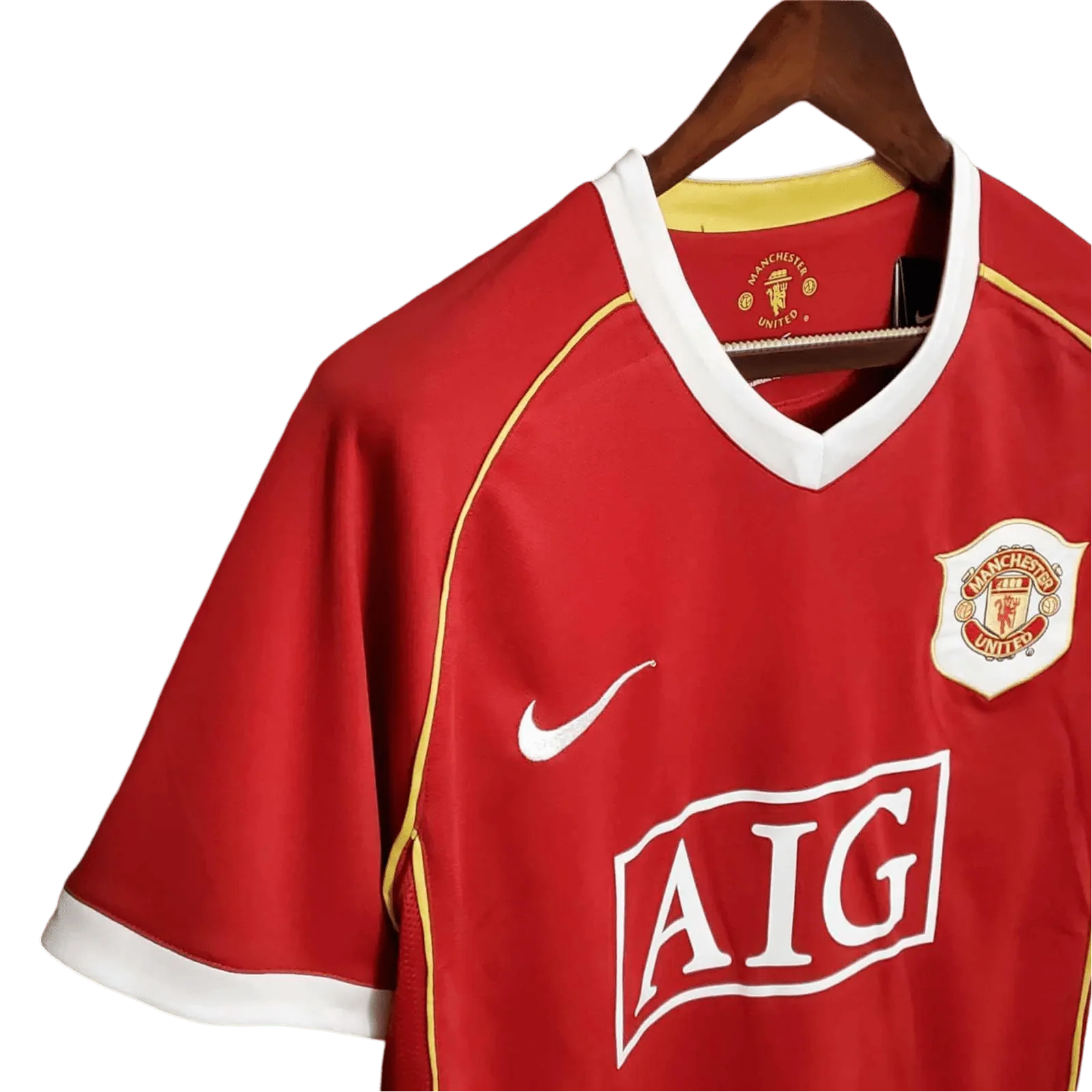 https://cdn.shopify.com/s/files/1/0826/7228/8075/files/20062007-manchester-united-aig-home-retro-kit-short-sleeves-classickits433-762989.webp?v=1741197749