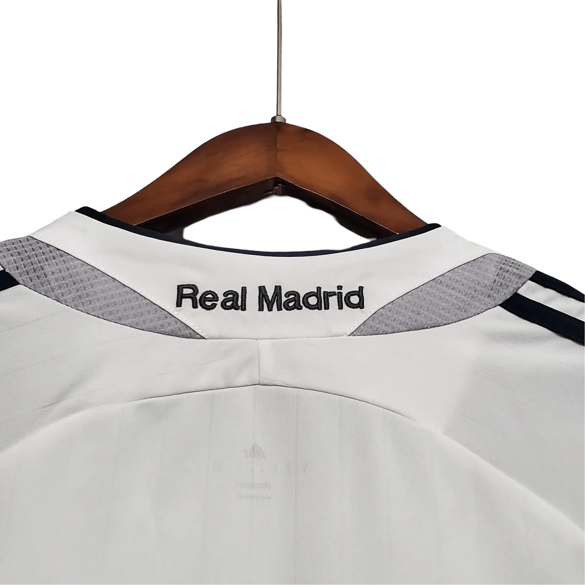 https://cdn.shopify.com/s/files/1/0826/7228/8075/files/20062007-real-madrid-benq-siemens-home-retro-kit-569544.webp?v=1741197460