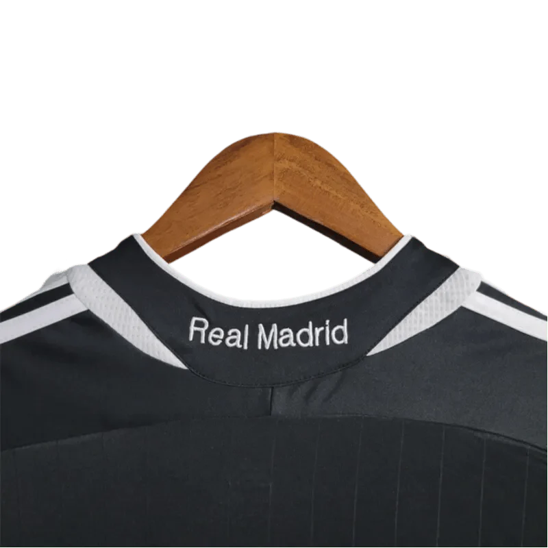 https://cdn.shopify.com/s/files/1/0826/7228/8075/files/20062007-real-madrid-benq-siemens-two-guest-retro-kit-long-sleeves-544062.webp?v=1741197432