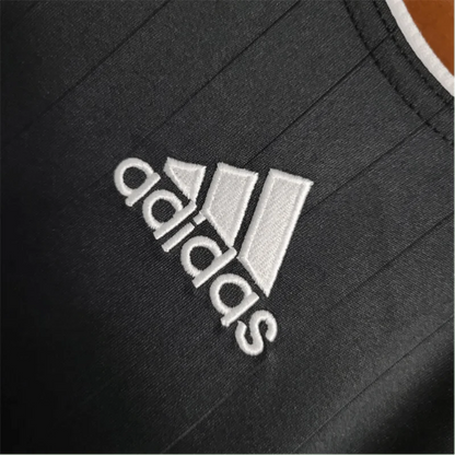 https://cdn.shopify.com/s/files/1/0826/7228/8075/files/20062007-real-madrid-benq-siemens-two-guest-retro-kit-long-sleeves-747784.webp?v=1741197434