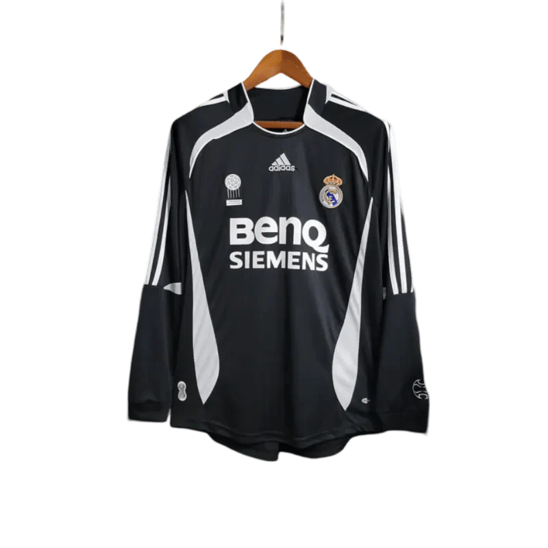https://cdn.shopify.com/s/files/1/0826/7228/8075/files/20062007-real-madrid-benq-siemens-two-guest-retro-kit-long-sleeves-768910.webp?v=1741197432