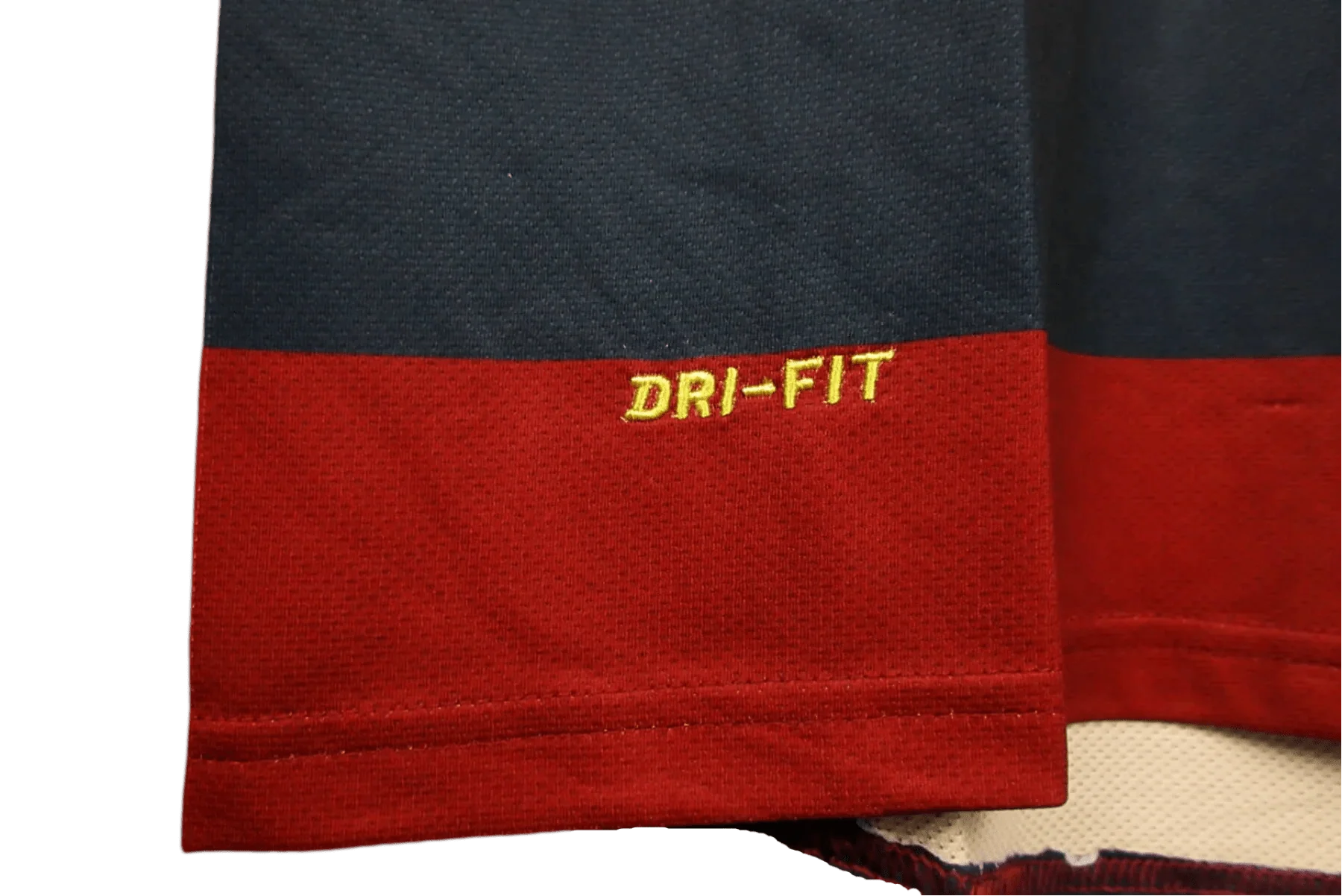 https://cdn.shopify.com/s/files/1/0826/7228/8075/files/20072008-arsenal-fly-emirates-third-retro-kit-classickits433-962585.webp?v=1741198360