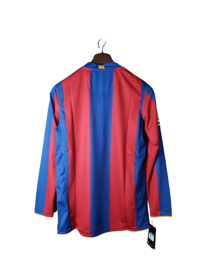 https://cdn.shopify.com/s/files/1/0826/7228/8075/files/20072008-fc-barcelona-unicef-home-retro-kit-long-sleeves-classickits433-921182.webp?v=1741197560