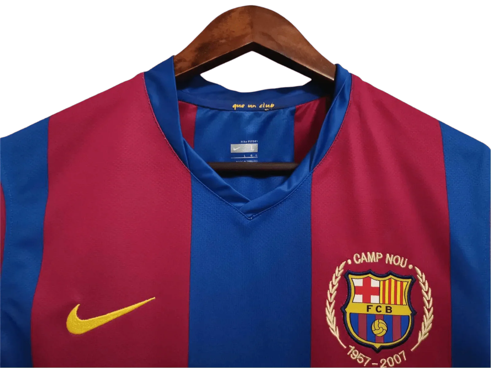 https://cdn.shopify.com/s/files/1/0826/7228/8075/files/20072008-fc-barcelona-unicef-home-retro-kit-short-sleeves-classickits433-418605.webp?v=1741197556