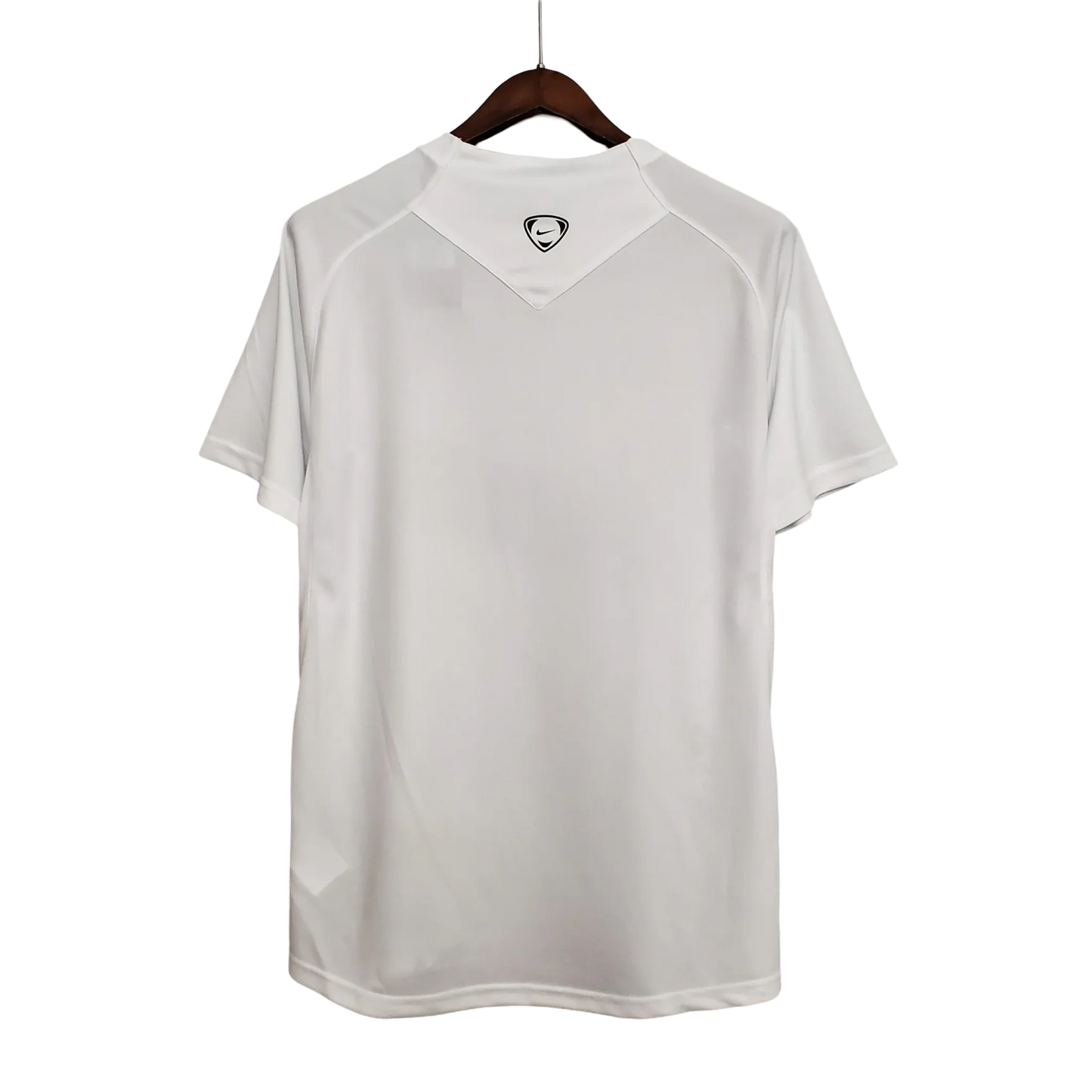 https://cdn.shopify.com/s/files/1/0826/7228/8075/files/20072008-glasgow-celtic-carling-away-retro-kit-classickits433-442452.webp?v=1741198287