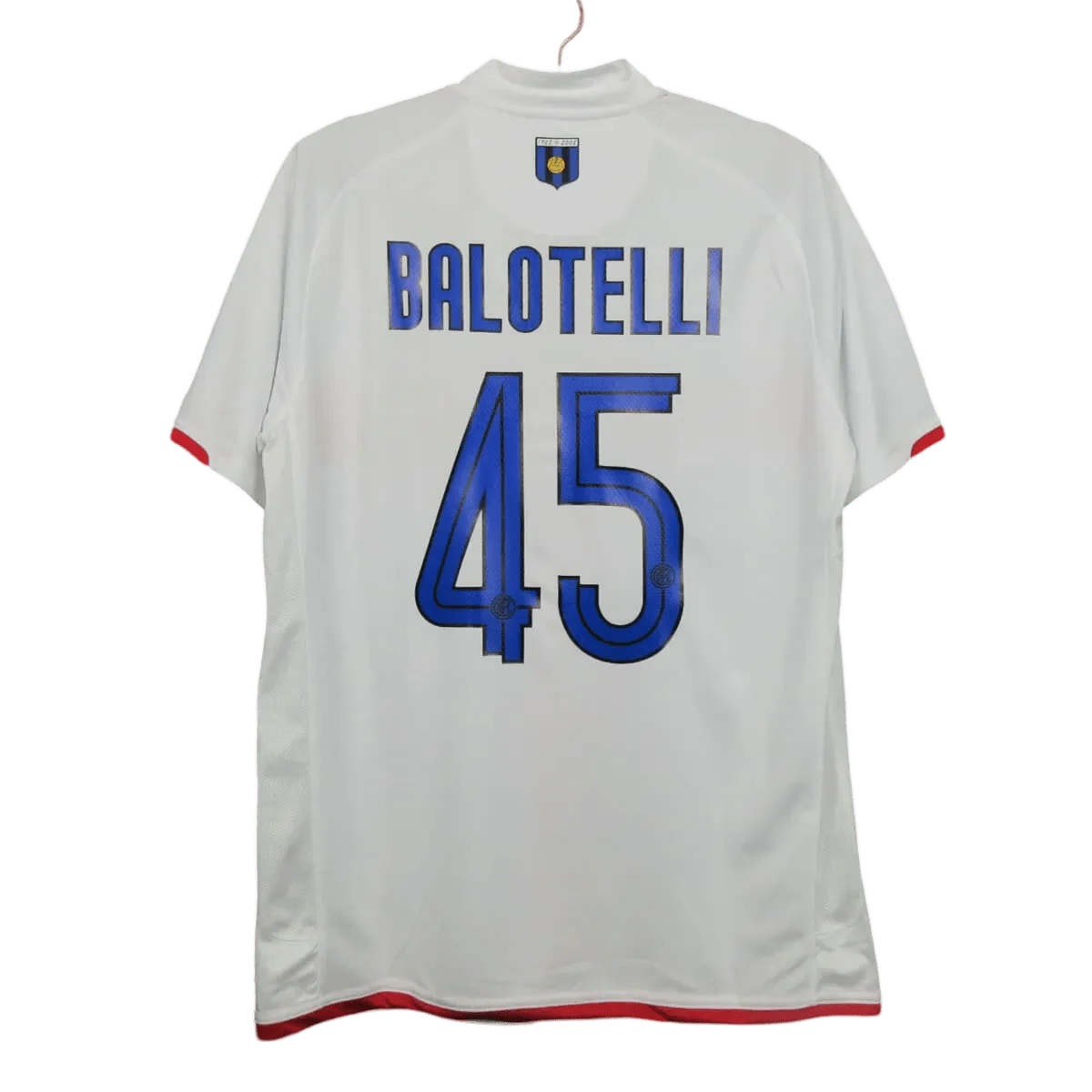 https://cdn.shopify.com/s/files/1/0826/7228/8075/files/20072008-inter-milan-pirelli-away-retro-kit-231518.webp?v=1741197481