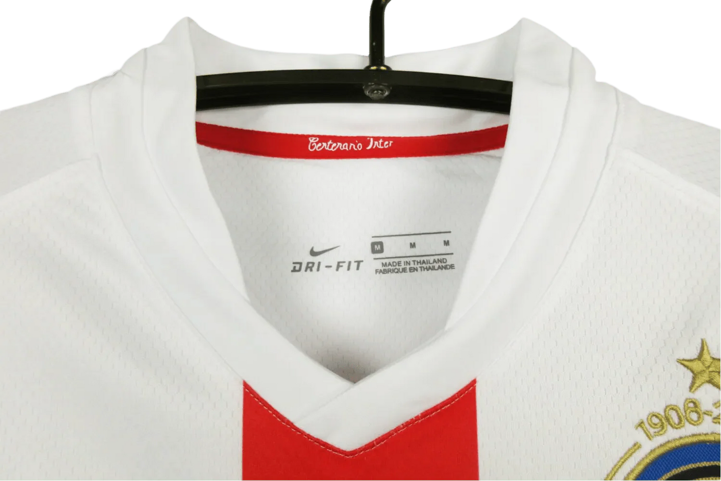 https://cdn.shopify.com/s/files/1/0826/7228/8075/files/20072008-inter-milan-pirelli-away-retro-kit-706911.webp?v=1741197479