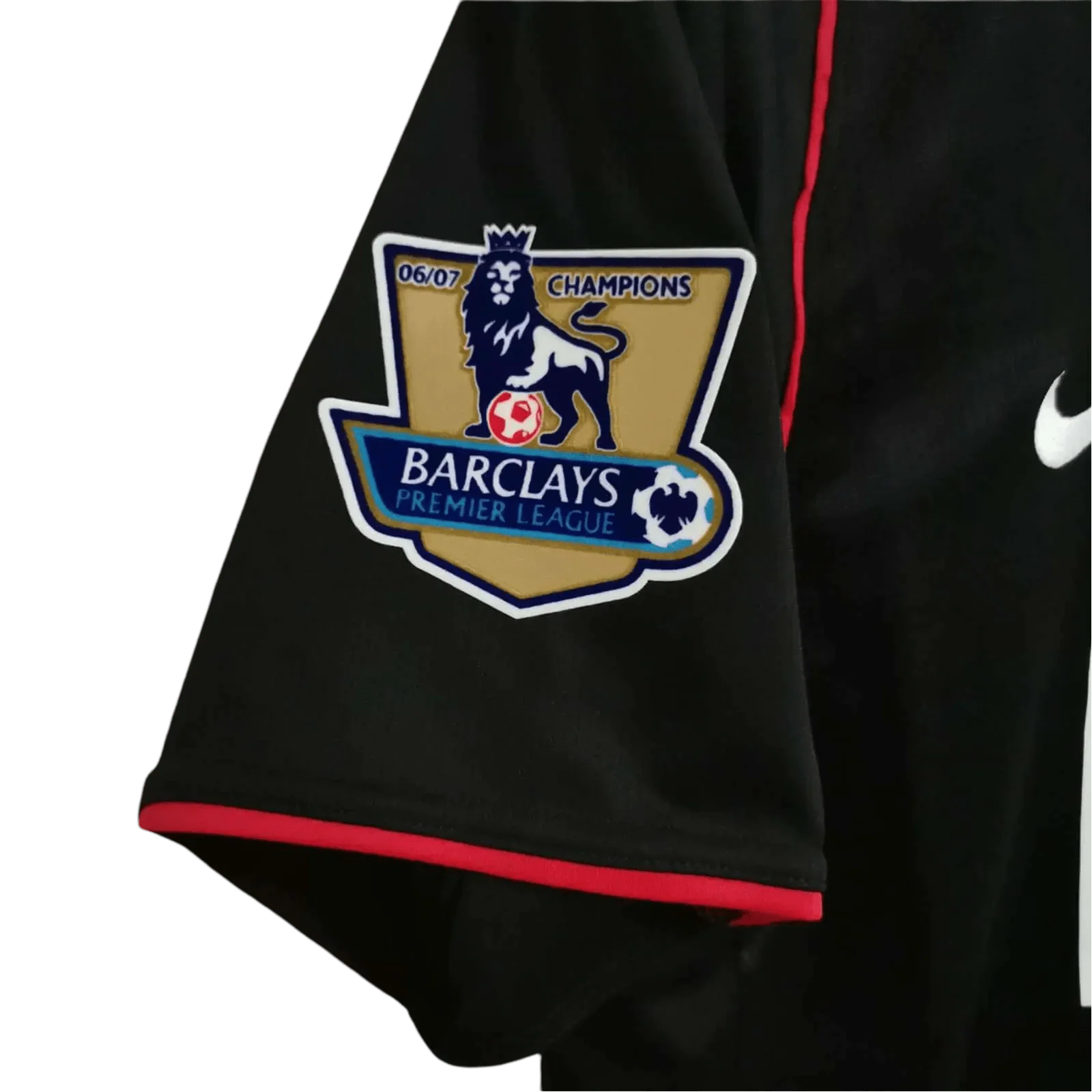 https://cdn.shopify.com/s/files/1/0826/7228/8075/files/20072008-manchester-united-aig-black-away-retro-kit-classickits433-421164.webp?v=1741197741
