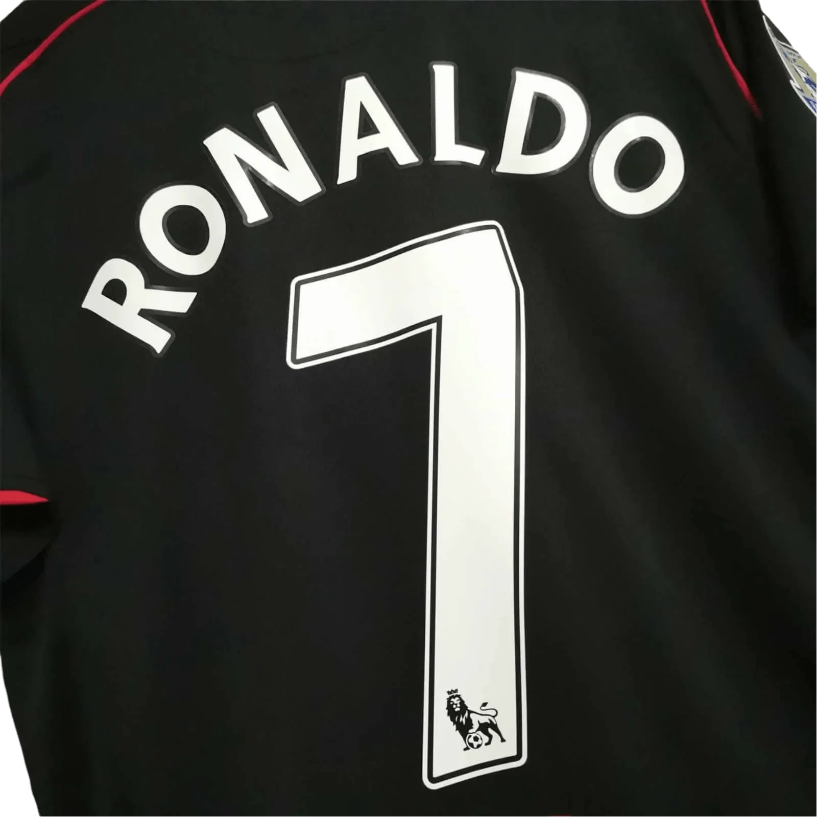 https://cdn.shopify.com/s/files/1/0826/7228/8075/files/20072008-manchester-united-aig-black-away-retro-kit-classickits433-893609.webp?v=1741197743