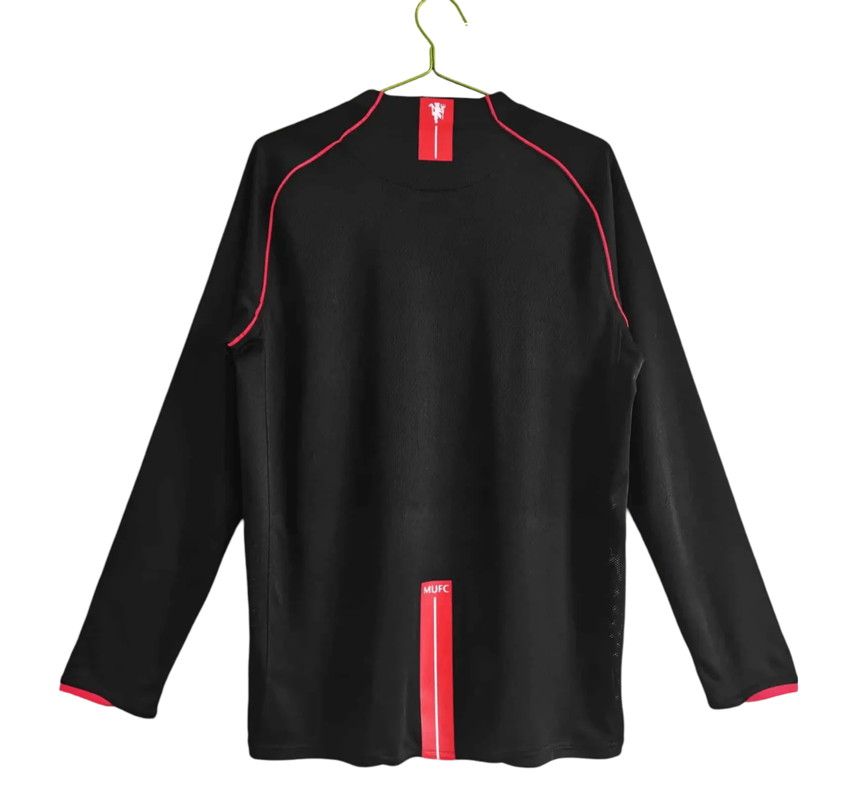 https://cdn.shopify.com/s/files/1/0826/7228/8075/files/20072008-manchester-united-aig-black-away-retro-kit-long-sleeves-classickits433-690666.webp?v=1741197744
