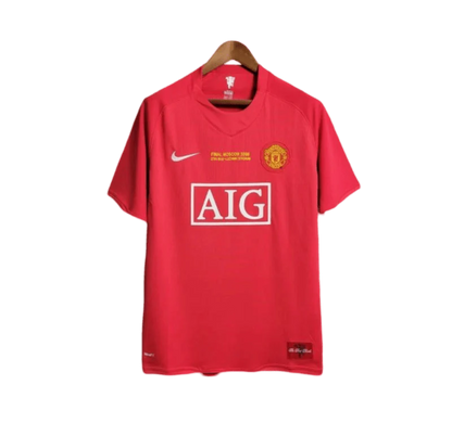 https://cdn.shopify.com/s/files/1/0826/7228/8075/files/20072008-manchester-united-aig-ucl-final-home-retro-kit-classickits433-527523.webp?v=1741199168