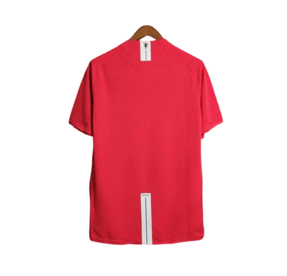 https://cdn.shopify.com/s/files/1/0826/7228/8075/files/20072008-manchester-united-aig-ucl-final-home-retro-kit-classickits433-617221.webp?v=1741199168