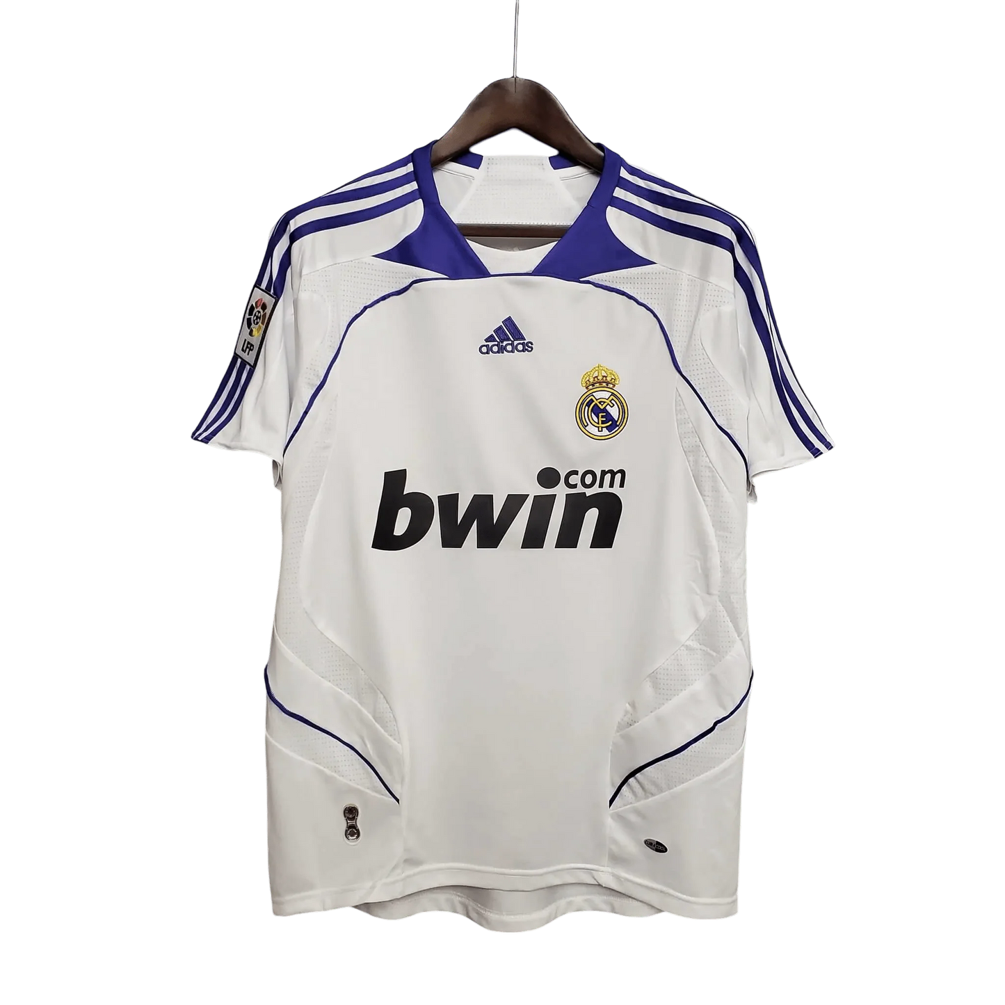 https://cdn.shopify.com/s/files/1/0826/7228/8075/files/20072008-real-madrid-bwin-home-retro-kit-407279.webp?v=1741197439