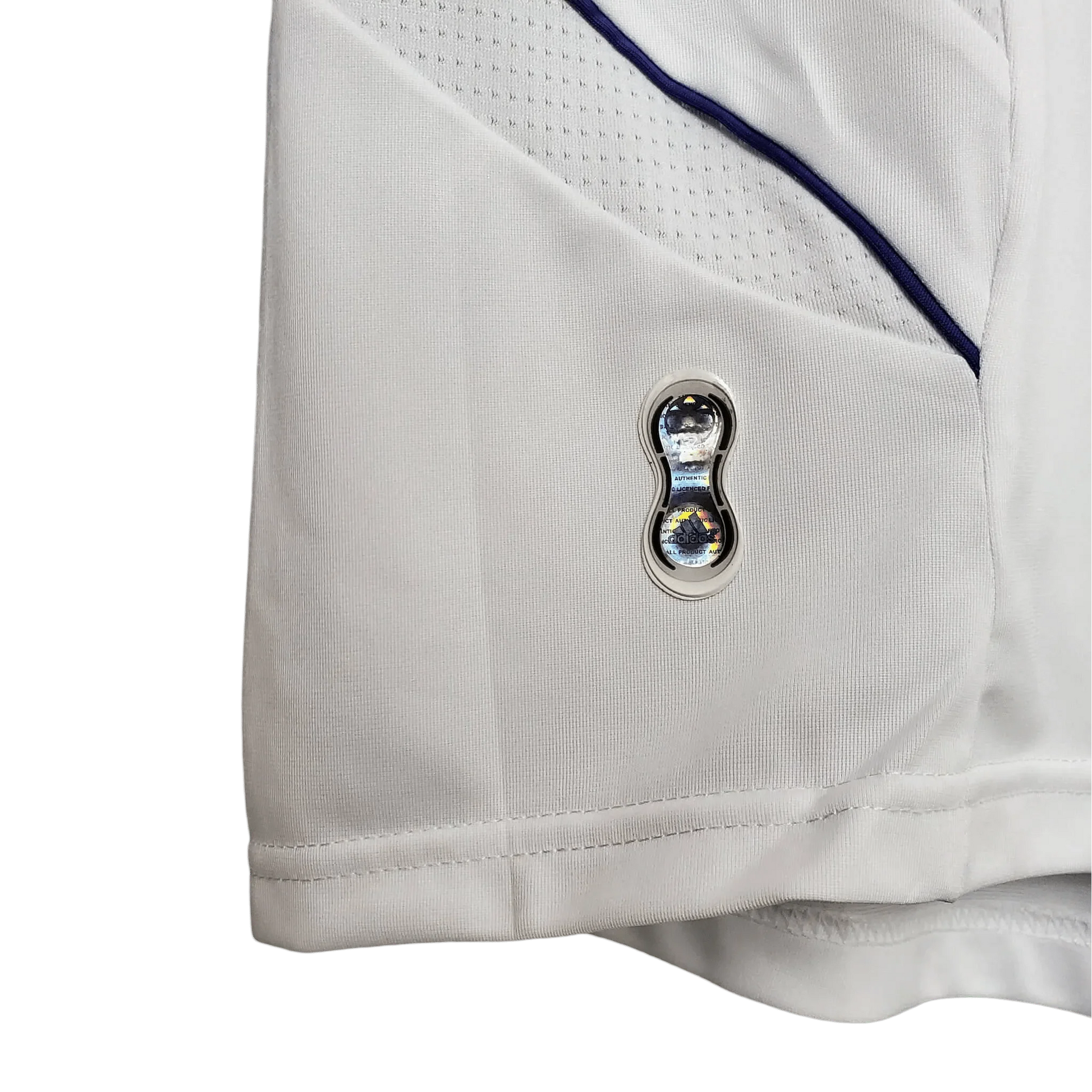 https://cdn.shopify.com/s/files/1/0826/7228/8075/files/20072008-real-madrid-bwin-home-retro-kit-792963.webp?v=1741197442