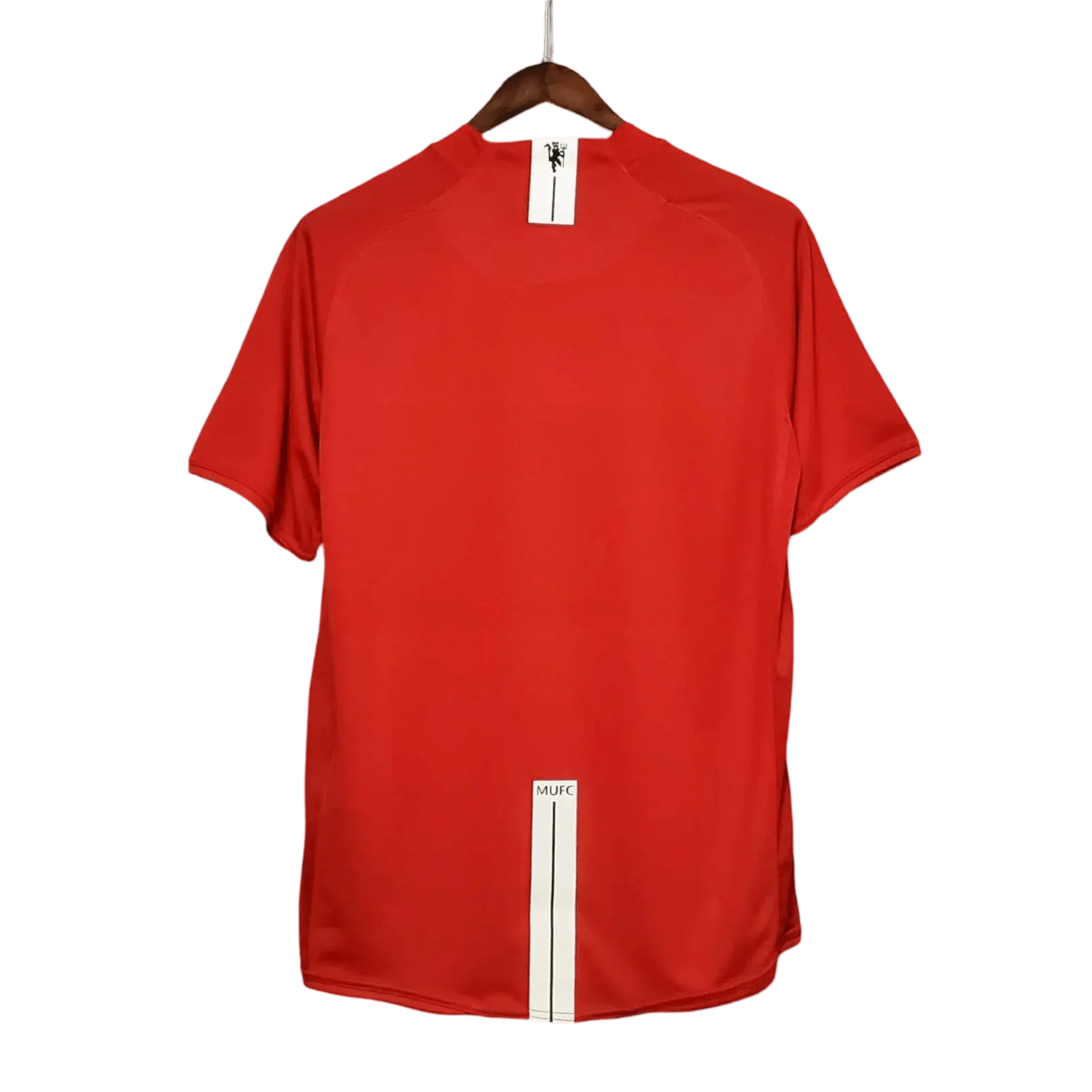 https://cdn.shopify.com/s/files/1/0826/7228/8075/files/20072009-manchester-united-aig-home-retro-kit-classickits433-543763.webp?v=1741197752