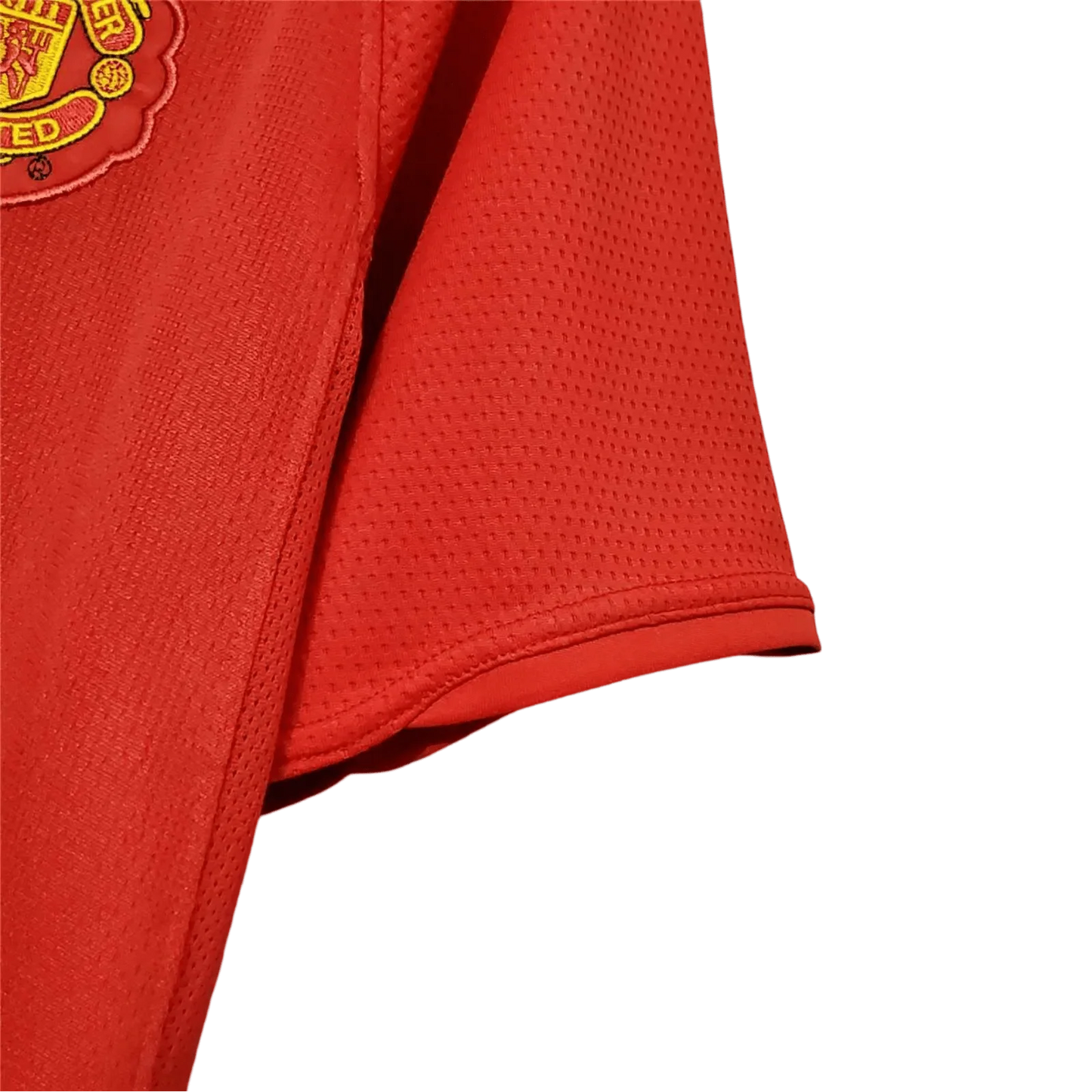 https://cdn.shopify.com/s/files/1/0826/7228/8075/files/20072009-manchester-united-aig-home-retro-kit-classickits433-901457.webp?v=1741197754