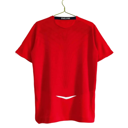 https://cdn.shopify.com/s/files/1/0826/7228/8075/files/2008-england-away-red-retro-kit-810652.webp?v=1741196949