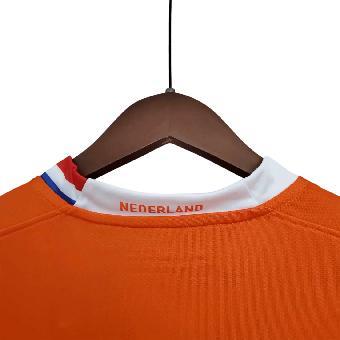 https://cdn.shopify.com/s/files/1/0826/7228/8075/files/2008-netherlands-home-retro-kit-311920.webp?v=1741197023