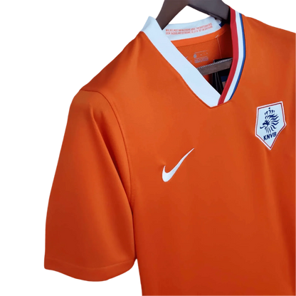 https://cdn.shopify.com/s/files/1/0826/7228/8075/files/2008-netherlands-home-retro-kit-802126.webp?v=1741197023