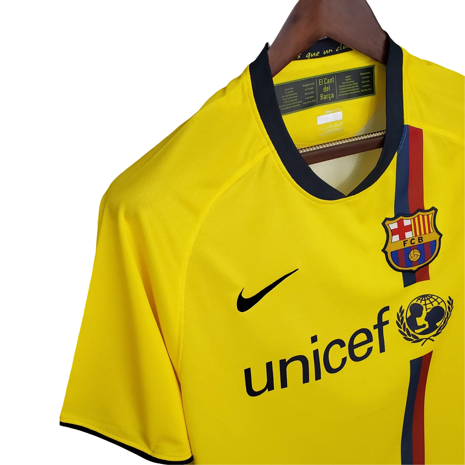 https://cdn.shopify.com/s/files/1/0826/7228/8075/files/20082009-fc-barcelona-unicef-away-retro-kit-classickits433-268554.webp?v=1741197544