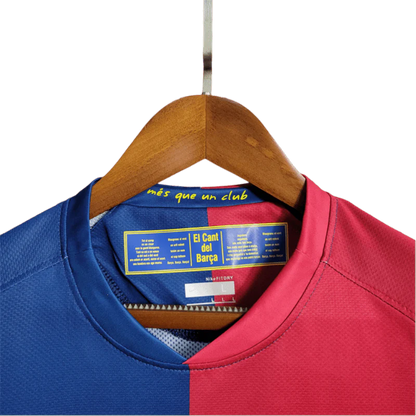 https://cdn.shopify.com/s/files/1/0826/7228/8075/files/20082009-fc-barcelona-unicef-home-retro-kit-classickits433-217194.webp?v=1741199032