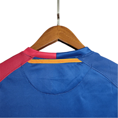 https://cdn.shopify.com/s/files/1/0826/7228/8075/files/20082009-fc-barcelona-unicef-home-retro-kit-classickits433-363828.webp?v=1741199033