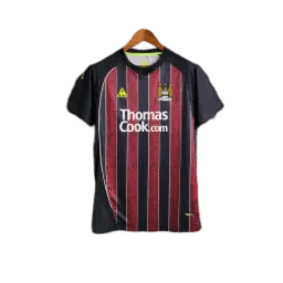 https://cdn.shopify.com/s/files/1/0826/7228/8075/files/20082009-manchester-city-thomas-cook-away-retro-kit-classickits433-508364.webp?v=1741198010