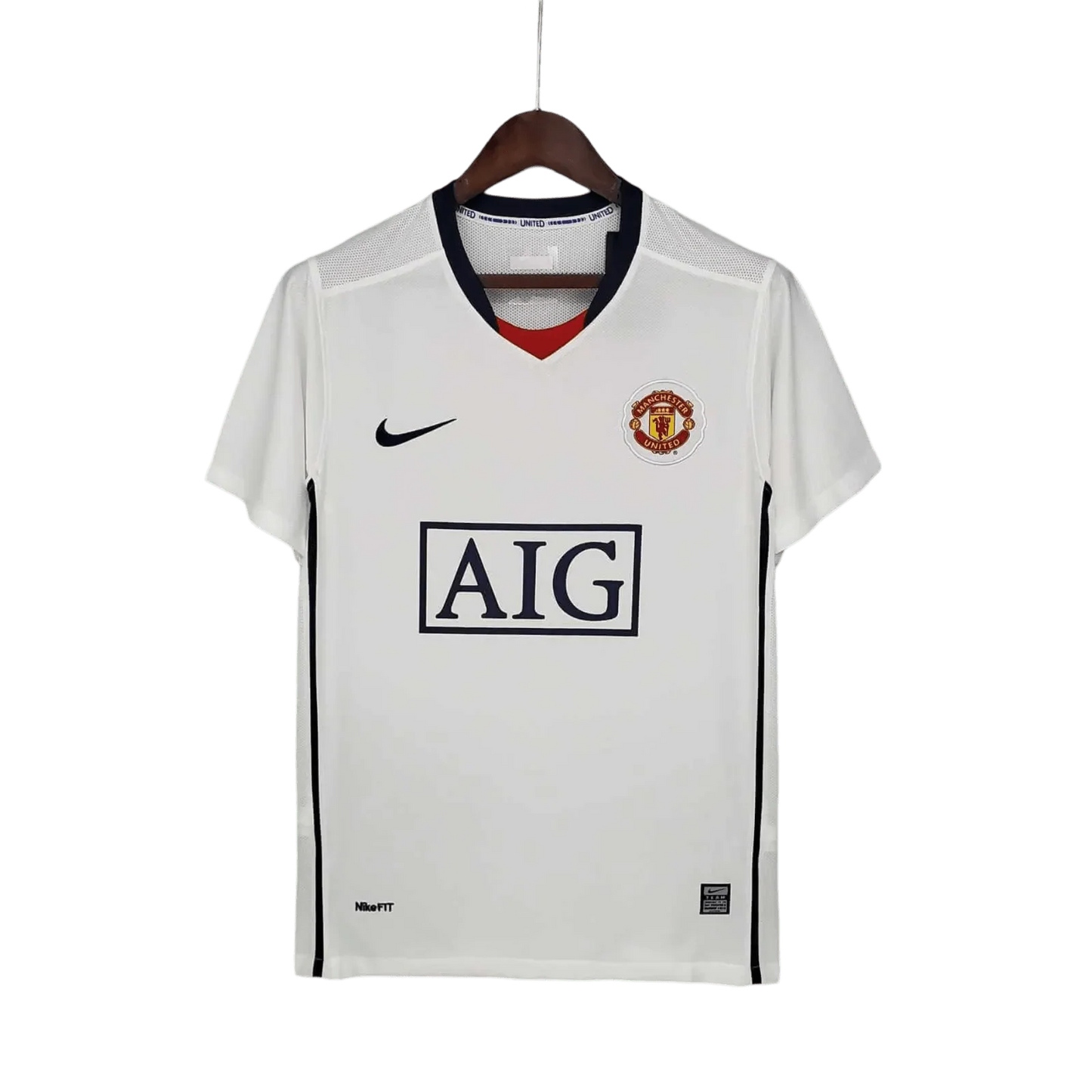 https://cdn.shopify.com/s/files/1/0826/7228/8075/files/20082009-manchester-united-aig-away-white-league-edition-retro-kit-classickits433-612549.webp?v=1741197622
