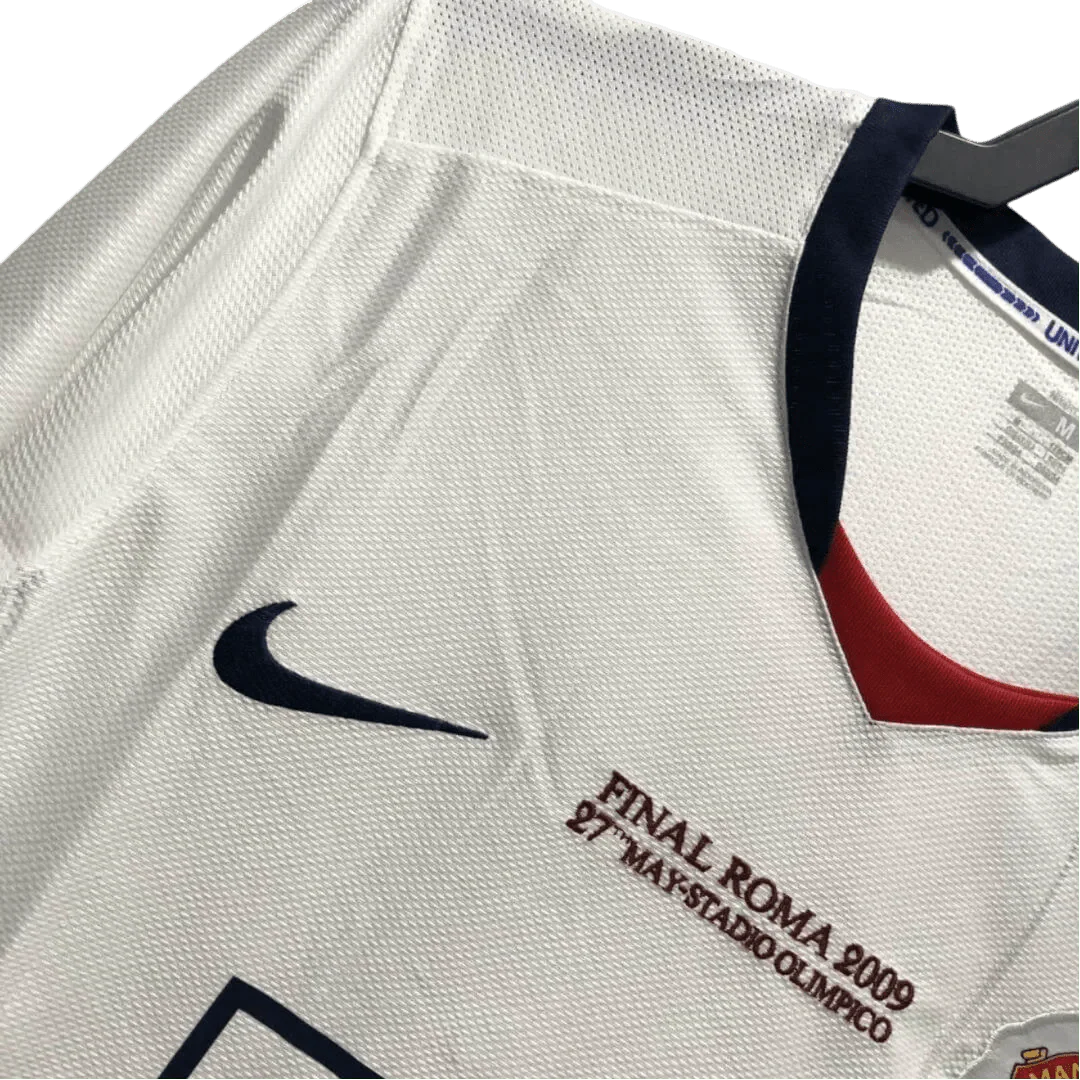 https://cdn.shopify.com/s/files/1/0826/7228/8075/files/20082009-manchester-united-aig-away-white-ucl-final-retro-kit-long-sleeves-classickits433-526077.webp?v=1741197622
