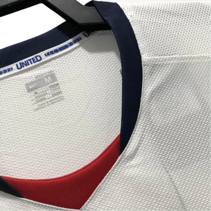 https://cdn.shopify.com/s/files/1/0826/7228/8075/files/20082009-manchester-united-aig-away-white-ucl-final-retro-kit-long-sleeves-classickits433-583627.webp?v=1741197623