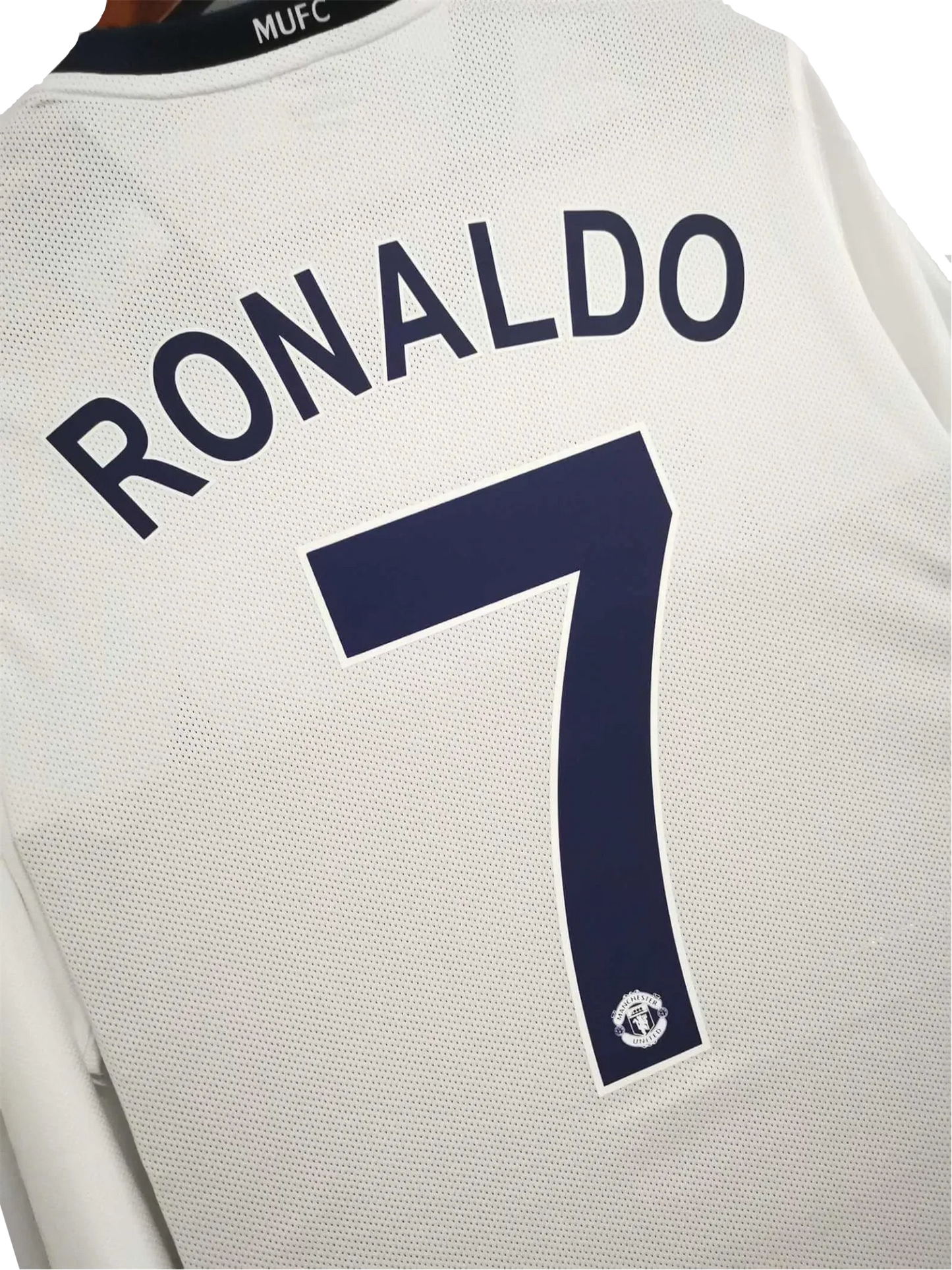 https://cdn.shopify.com/s/files/1/0826/7228/8075/files/20082009-manchester-united-aig-away-white-ucl-final-retro-kit-long-sleeves-classickits433-694627.webp?v=1741197623